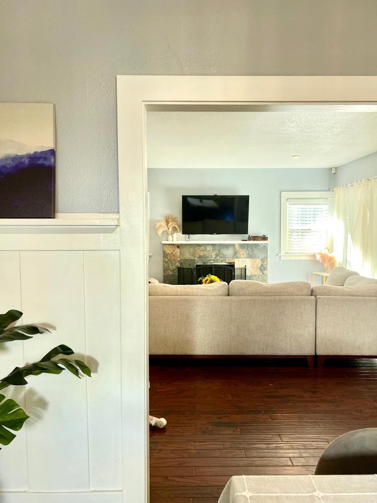 Сasa de vacaciones Hollywood House With Parking - Walk To Attractions *