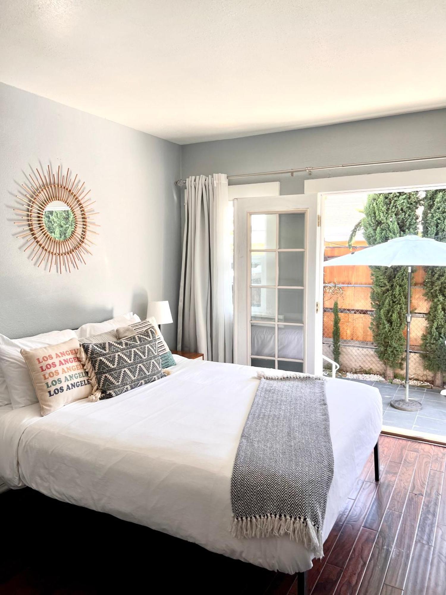 Hollywood House With Parking - Walk To Attractions Сasa de vacaciones